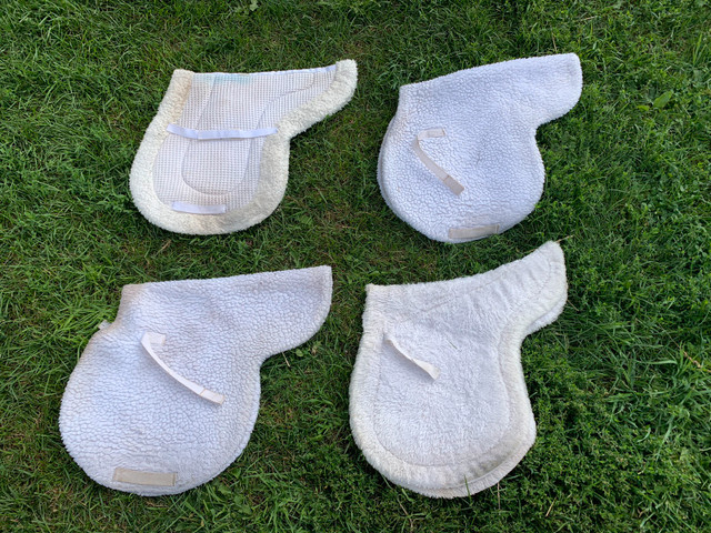 As-is saddle pads in Equestrian & Livestock Accessories in Hamilton - Image 2
