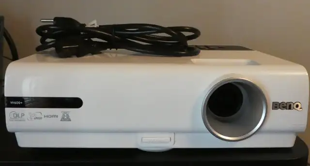 Projecteur BENQ 600W neuf à vendre $260. in Other in Trois-Rivières - Image 2