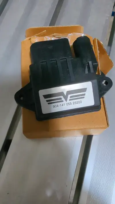Brand new in box, Diesal Glow Plug Controller to fit the following: 2005 Chevrolet C4500 Kodiak V8 4...