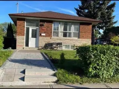 This cozy, fully furnished bedroom (in sharing) is available for rent in the basement. All utilities...
