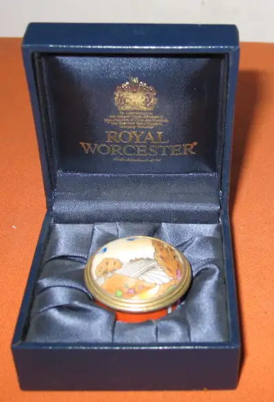 Royal Worcester SWALLOWS AT DUSK Circa 1925 Pill Box Gold Flaked, View more
