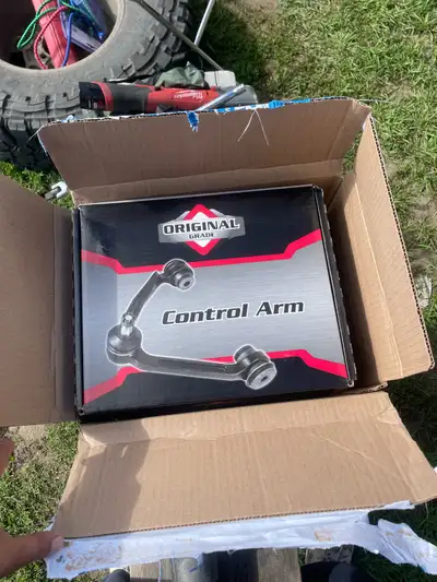 Set of 2 upper control arms never used fresh from parts avatar just ordered the wrong set and don’t...