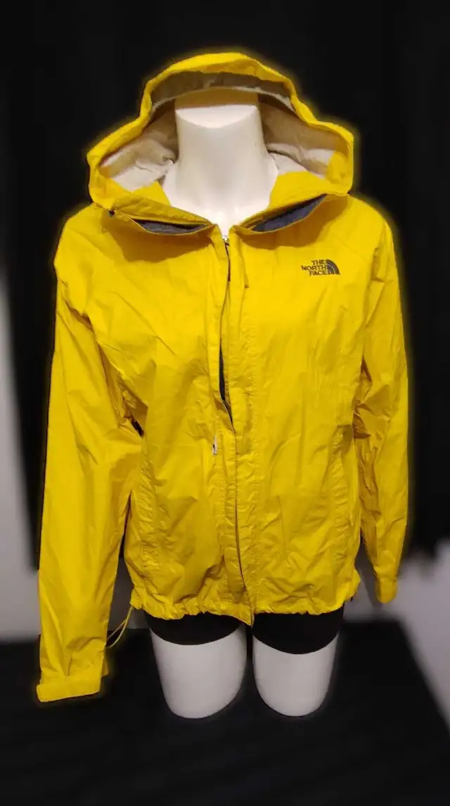 North Face Ladies Yellow Rain Jacket (M) in Women's - Tops & Outerwear in Lloydminster - Image 6