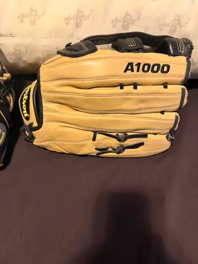 Wilson A1000 softball glove, View more