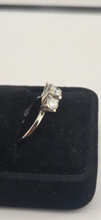 18KT 3-Stones White Gold Diamond Ring,3.99g, Size 6.75 (#7495), View more