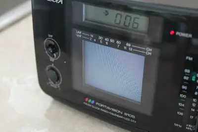 GENEXXA PORTAVISION 8105 AM/FM/TV W/ 2.5 INCH LCD COLOUR SCREEN, View more