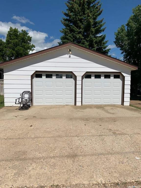 Home with DOUBLE garage and INCOME SUITE for SALE in Radville! in Houses for Sale in Regina - Image 2