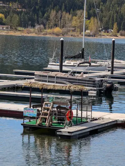 2013 Sylvan Cruise N Fish dual 22 ft pontoon boat with 115 hp Mercury outboard. Comes with tandem ax...