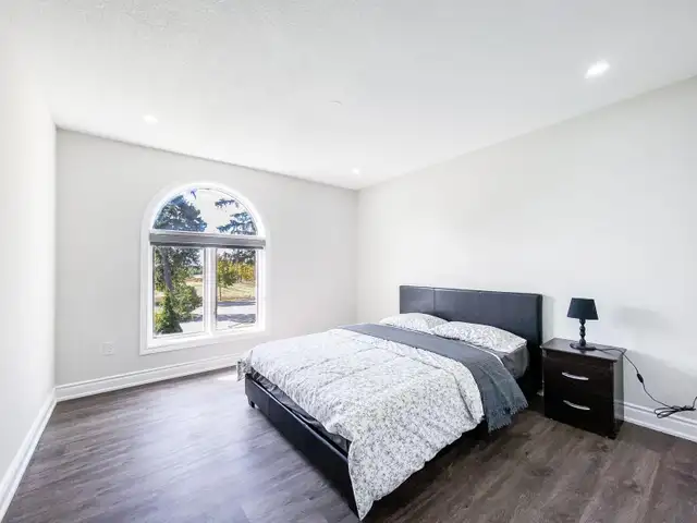 Shared room for rent - Hamilton in Room Rentals & Roommates in Owen Sound - Image 3