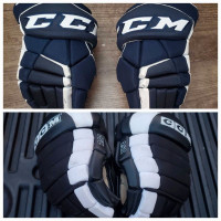 Like New CCM 12" Hockey Gloves 