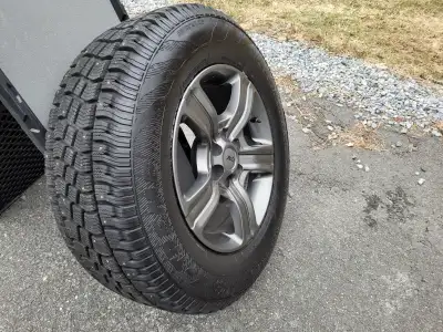 4 x Like New - Studded 245/70R17 Hercules AVALANCH X-TREME M+S Winter tires. These were lightly used...
