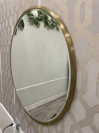 Round mirror 