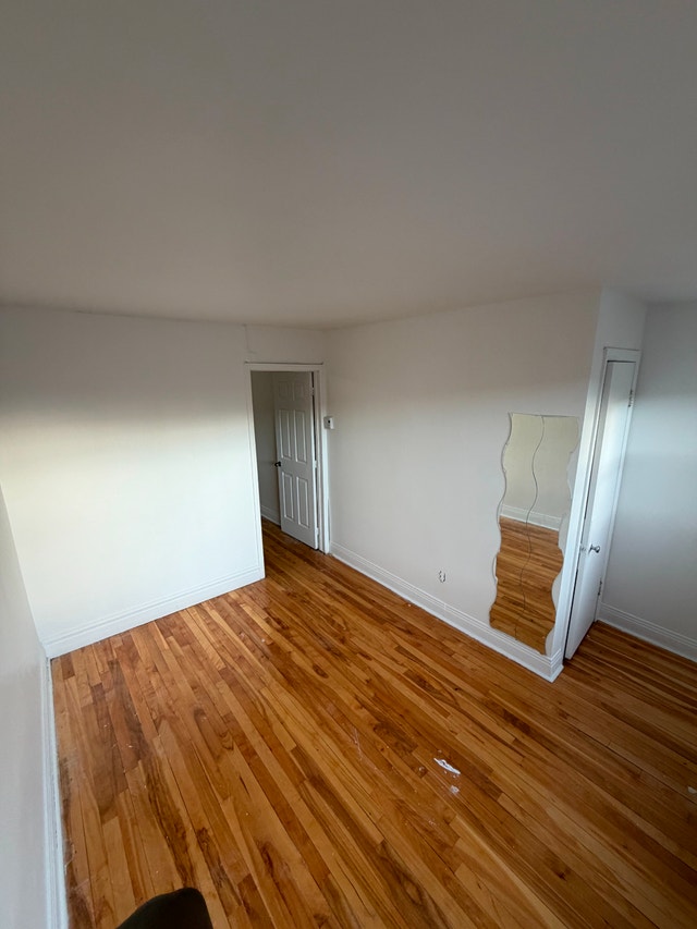 Grande chambre à louer à Rosemont - Tout inclus — photo 1