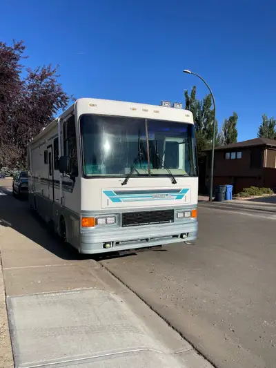 1994 Newmar Dutch Star Diesel Pusher Motorhome – 34'7" – $21,000 OBO Well-maintained and clean 1994...