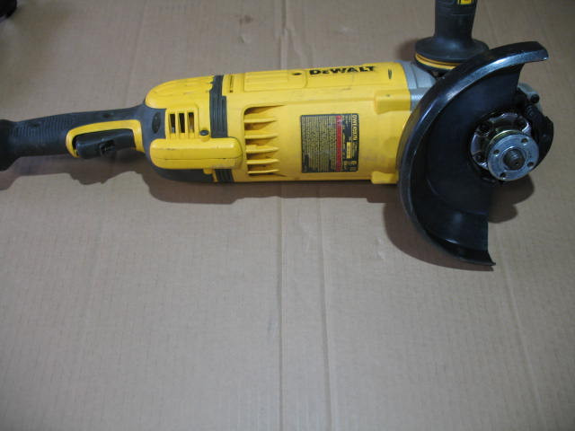 Dewalt 7" 4.9 hp Angle Grinder in Power Tools in Strathcona County - Image 2