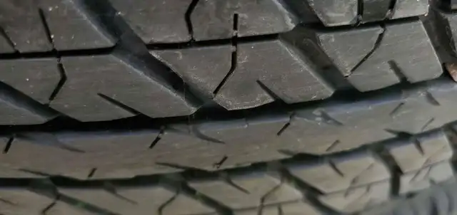 Dunlop grantrek 265 70 17 in Tires & Rims in Longueuil / South Shore - Image 4