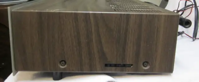 Vintage Marantz 2010 Stereo receiver in Arts & Collectibles in Guelph - Image 9