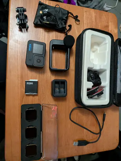 Selling my motovlog setup: Gopro 11, media mod, rode lapel mic for in the helmet, Polar Pro ND filte...