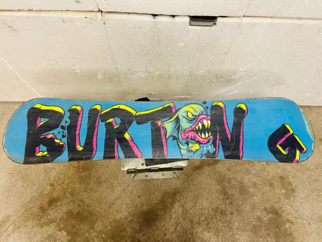 Burton kids snowboard 125 cm in Snowboard in Markham / York Region - Image 6