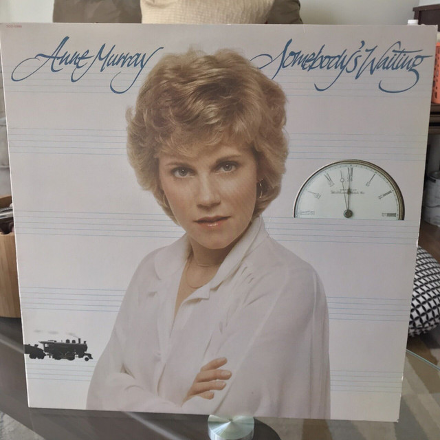 Anne Murray “Somebody’s Waiting” Record Album  in Stereo Systems & Home Theatre in St. Catharines