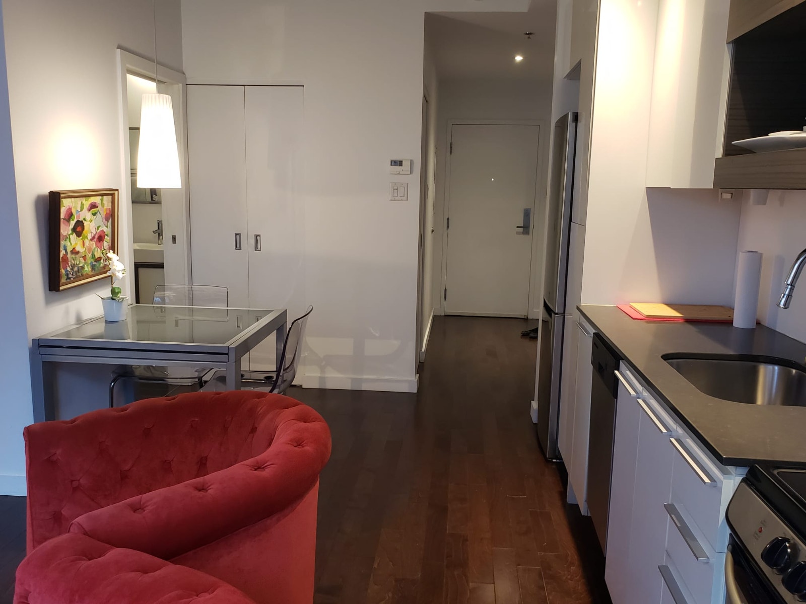 Condo luxueux meublé avec balcon et terrasse sur le toit — photo 1