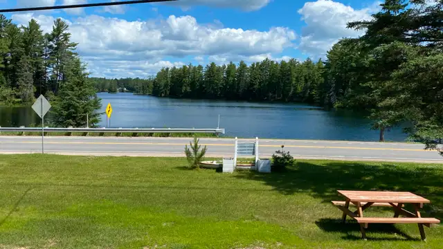 Cottage for rental in Otter Lake QC near Ottawa in Quebec in Canada - Image 11