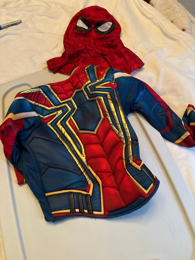Halloween costume Spider-Man top and mask in Costumes in Calgary