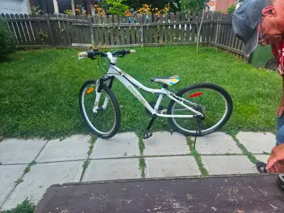 tres beau velo 24 pouce opus, View more