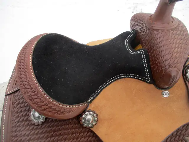 New 10" Mini Saddle, chestnut colour, will ship in Equestrian & Livestock Accessories in Dawson Creek - Image 6
