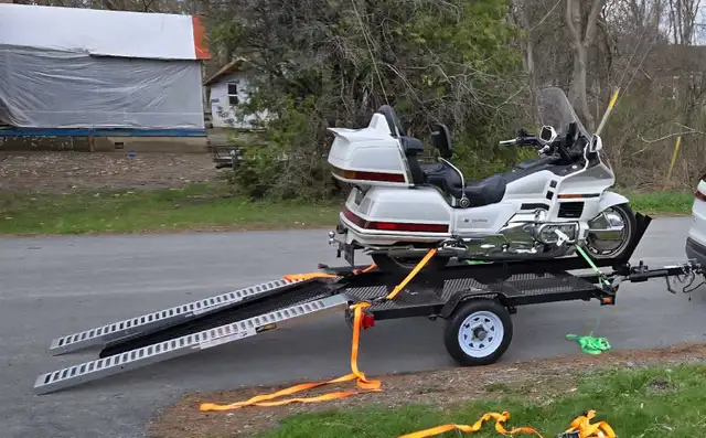 1997 model-year GL1500 Goldwing SE (Special Edition) and Trailer in Touring in Ottawa - Image 7