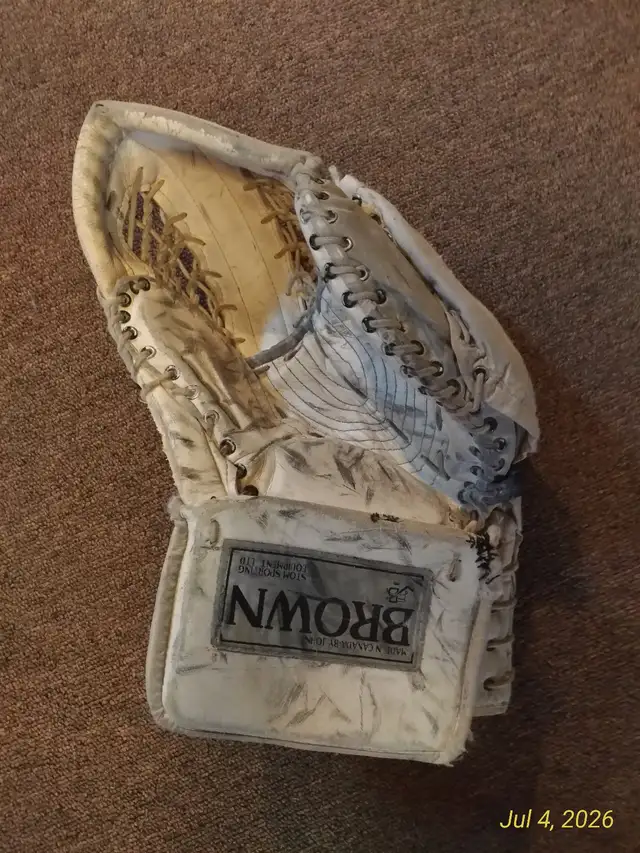Adult Ice Hockey Goalie equipment for sale in Hockey in Mississauga / Peel Region - Image 7
