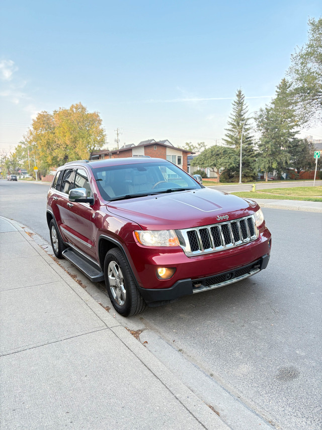 2012 jeep grand Cherokee overland in Cars & Trucks in Calgary - Image 2