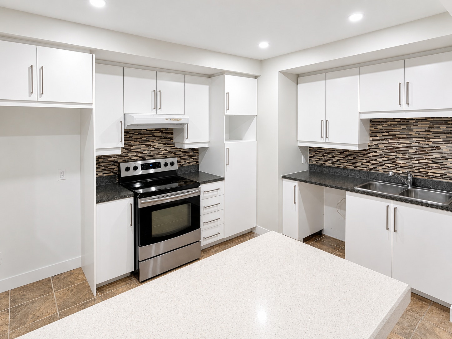 Logement 3 chambres fermées - 1490$ / mois — photo 1