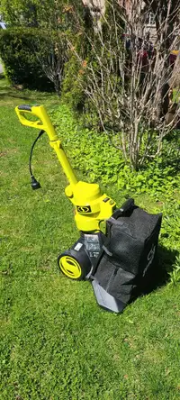 Yard Vacuum / Blower / Mulcher - Like New Condition! Electric 