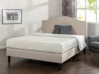 Zinus Paris Full/Double Upholstered Scalloped Platform Bed, NEW