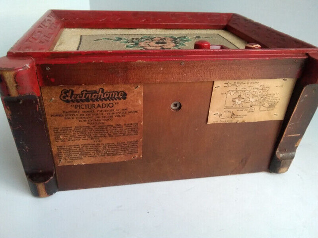 Antique Electrohome Picturadio PMU51-488 Tube Radio in Arts & Collectibles in Kawartha Lakes - Image 2