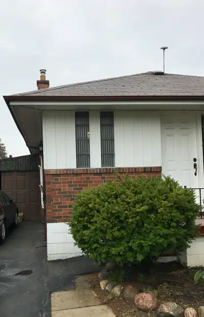 Ready to move in.. (Male Occupancy) Bungalow house with a friendly environment. Great most convenien...