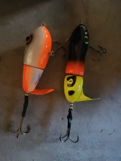 Pair of brand new muskie lures quality top water musky baits. Big mama lure company is the black ora...