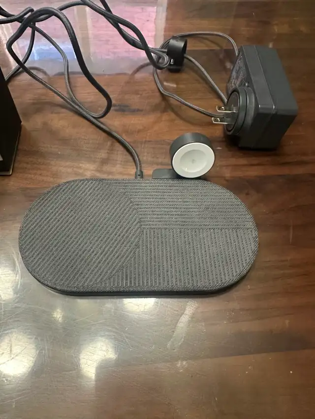Native Union Drop Xl wireless charging station for Apple iPhone, in Cell Phone Accessories in Hamilton - Image 3