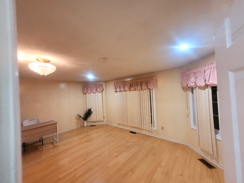 MOST SEE clean, spacious, and well-maintained furnished room 647-709-6623 Scarborough. well ventilat...