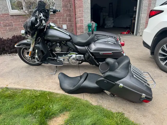 HD Limited Stage III in Touring in Ottawa - Image 2