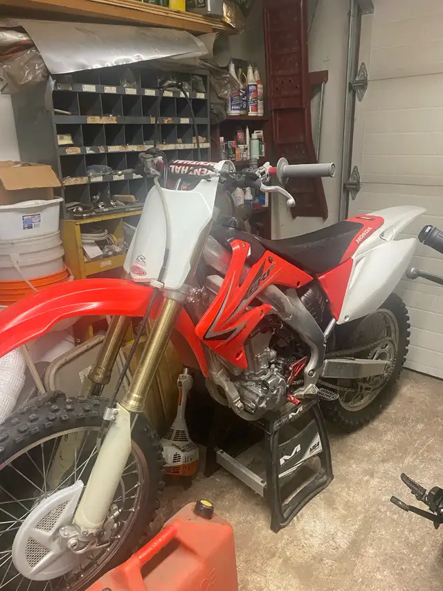  2009 Crf 250r  in Dirt Bikes & Motocross in Muskoka - Image 2