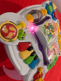 LeapFrog Learn and Groove Musical Table