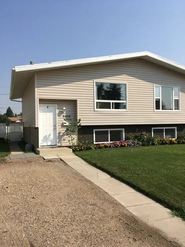 3 Bedroom Duplex in Alberta
