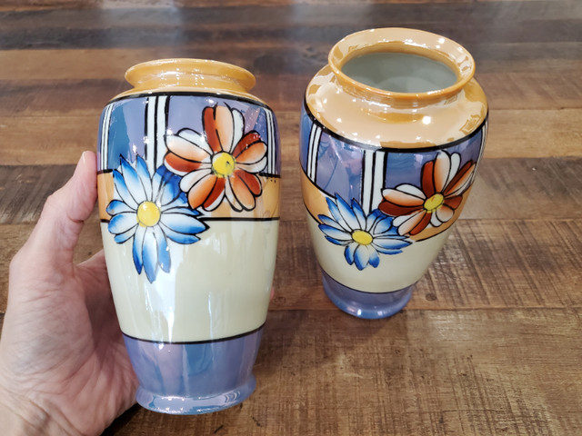 Pretty Pair Of Vintage Lusterware Art Deco Flower Vases - JAPAN in Arts & Collectibles in Edmonton - Image 4