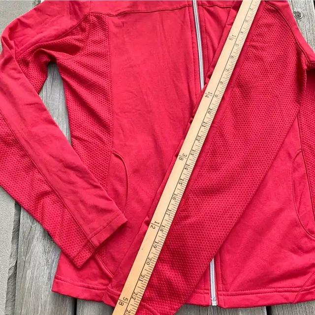 Ladies Levelwear Raptors Red Polyester Jacket Size Medium in Women's - Tops & Outerwear in Barrie - Image 5