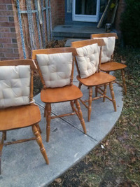 Great Retro Maple Dining Table & 4 Chairs! Plus One!