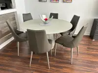 Table ronde de salle à manger