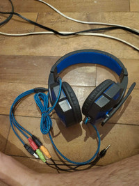 Bass HD gaming headset for sale they work great 