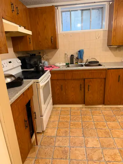 NON-SMOKERS ONLY! Big, bright and airy 2 BR basement suite. Calder area. One bathroom, Large kitchen...